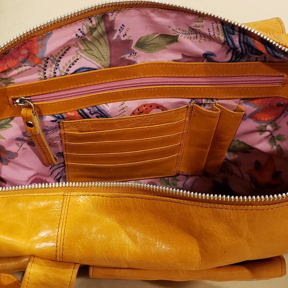 Tote - Picture 5 of 7